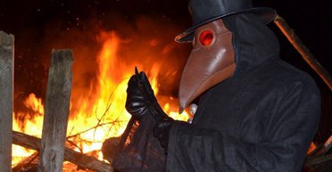 Чума эпохи гаджетов. Что общего между современными коронаскептиками и людьми средневековья