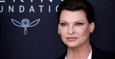 Вода, чай та суп: Лінда Євангеліста розповіла про свої суворі дієти