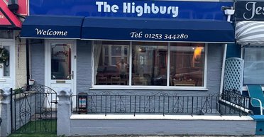 "Ревизор" отказался оставаться в номере отеля после проверки ультрафиолетом: результат шокировал