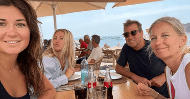 Сімейство їхало поїздом вздовж всієї Європи, бо мама не захотіла сідати у літак (фото)