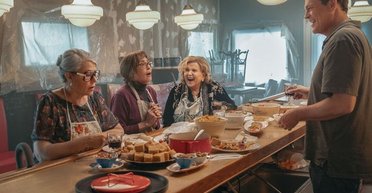 Їжа, смуток і багато-багато любові: чим фільм "Бабусі" від Netflix підкорив глядачів