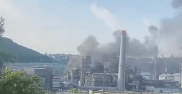 80 БПЛА атаковали ряд регионов в РФ: есть попадания, последствия обстрела (фото, видео)