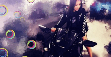 Встигла погуляти: студентка майже рік витрачала $3 млн, отримані через помилку банку (фото)