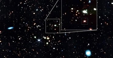 Виявлено маленькі червоні плями в космосі: змінюють уявлення про чорні діри (фото)