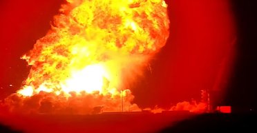 Даже не взлетел: корабль SpaceX Илона Маска взорвался в прямом эфире (видео)