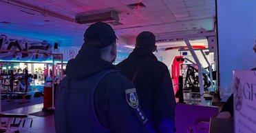 Неизвестные устроили стрельбу в ТРЦ в Белой Церкви