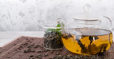 Улучшит память и снизит тревожность. Диетологи назвали лучший чай для здоровья мозга