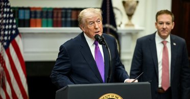 Хтось під псевдо Трампа в прямому ефірі критикував скасування тарифів: канал запевняє, що це не президент