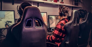 Киберспортивная команда проводит курс по отпугиванию юных геймеров от видеоигр