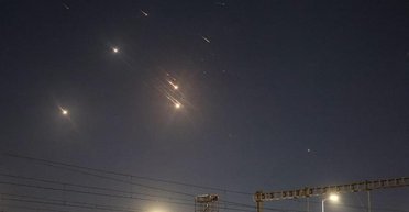 ЦАХАЛ нанесет мощный удар ночью: Иран выпустил по Израилю почти 200 ракет (видео)