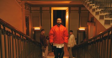 Дмитрий Монатик снял новый клип в одном из исторических зданий Киева (видео)