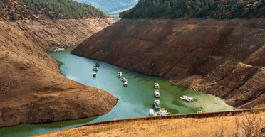 Фермери задоволені: "озеро-зомбі" повернулося до життя після багаторічної посухи (фото)
