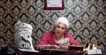 Принуждение к безналу. Как украинцы обходят запрет на расчеты наличкой от 50 тыс. грн