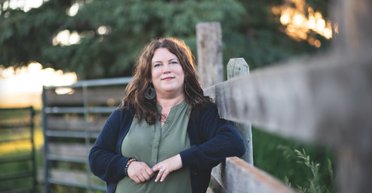 "Найкраще рішення": письменниця кинула кар'єру в місті й переїхала на ферму заради кохання (фото)