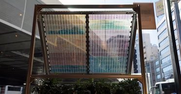 Генераторы вместо окон: дизайнер создает прозрачные солнечные панели своими руками (видео)