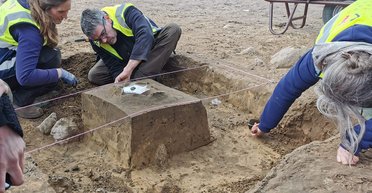 Находкам 1700 лет: археологи нашли редкие бронзовые артефакты на севере Германии (фото)