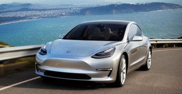 У США жінка опинилася замкненою в електромобілі Tesla через розряджену батарею (відео)