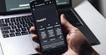 ChatGPT все реже используется для работы: каких обращений от пользователей больше всего