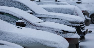 Ошибки водителей: какие предметы нельзя оставлять в салоне автомобиля зимой