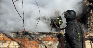 ВС РФ ударили FPV-дронами по Константиновке: ранены полицейские, спасатели и начальник ГВА (видео)