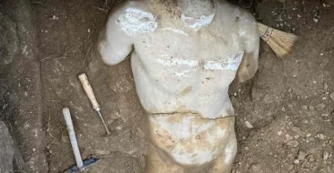 Лучшее место, по мнению древних римлян: на склоне Акрополя откопали древний артефакт