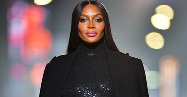 Наоми Кэмпбелл поделилась первым фото в рамках сотрудничества с PrettyLittleThing