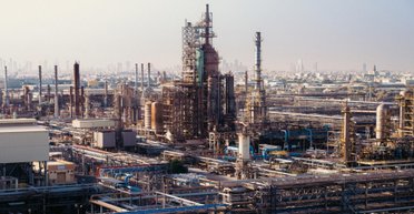 Іран обстріляв НПЗ Bapco у Бахрейні: горить найбільший нафтопереробний завод (відео)
