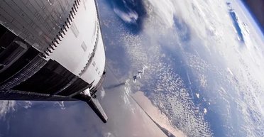 Starship у космосі: компанія Ілона Маска показала знімки польоту найбільшої ракети (фото)