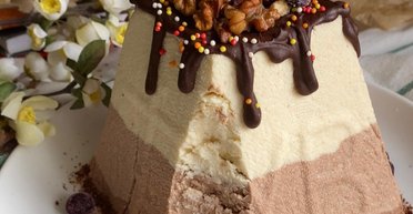 Творожная пасха без сырых яиц: как приготовить праздничное блюдо
