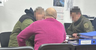 На Тернопольщине командир выплачивал бойцу "боевые" за ремонт дома дочери