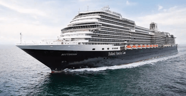 От тюрьмы до морга: работница рассказала о самых ужасных секретах круизных лайнеров