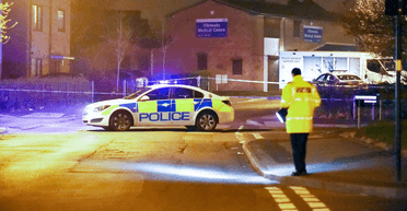 В Англії 82-річна бабуся бігла в халаті, щоб допомогти дочці відбитися від грабіжників