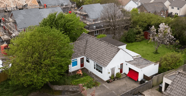 Пенсіонери повернулися з відпустки, і побачили 129 нових будинків навколо свого житла (фото)