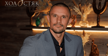 Поцілунок та знайомство з мамою: "Холостяк" Цимбалюк приїхав до Хмельницького (фото)