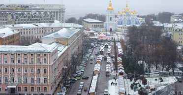 В обход Залужного и киевлян. Кто и почему хочет разделить столичный "Воздухофлотский проспект"