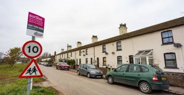 Люди в шоці: заселену мешканцями вулицю виставили на продаж за $2 млн (фото)