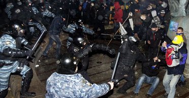 Разогнать кровь. Трое майдановцев об избиении в ночь на 30 ноября