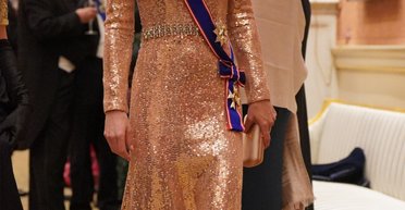 Кейт Міддлтон у "старій" сукні та тіарі свекрухи відвідала дипломатичний прийом (фото)