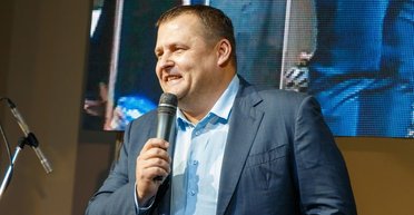 Крепкий пацан. Как мэр Днепра пытается следовать заветам Лени Космоса