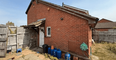 "Прямо з фільму жахів": будинок виглядає нормально ззовні, але приховує секрет всередині (фото)