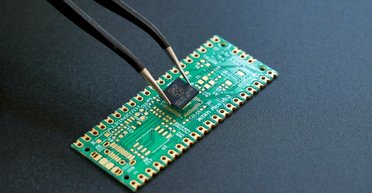 По запросу США в Гонконге задержали россиянина за контрабанду микроэлектроники в РФ