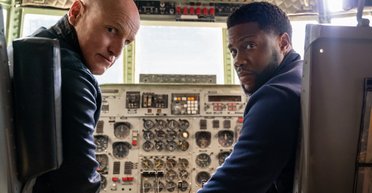 "Человек из Торонто". Фильм-рекордсмен от Netflix – грубая переделка французских комедий с Ришаром и Депардье