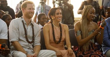 "Створюють головний біль": які наслідки несуть поїздки принца Гаррі та Меган Маркл