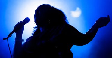 Песни стали злее и глупее: ученые проанализировали музыку за последние 40 лет