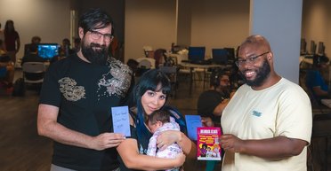 Американка выиграла турнир Mortal Kombat с пятидневным ребенком на руках (фото)