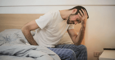 "Она волшебная": парень отказывается выбросить "желтую подушку", которую не стирал годами