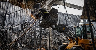 Жертв могло быть больше: возле "Эпицентра" в Харькове нашли неразорвавшийся боеприпас (фото)