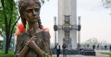 "Рынок геноцидов". Чем вредит Украине фальсификация данных о жертвах Голодомора