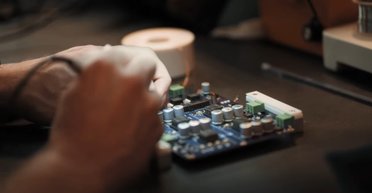 Квантовый навигатор в 50 раз обошел GPS: он решит международную проблему (видео)