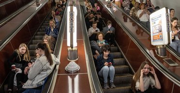 Укриттів у Києві не вистачить на всіх: де найбезпечніше ховатися від російських обстрілів